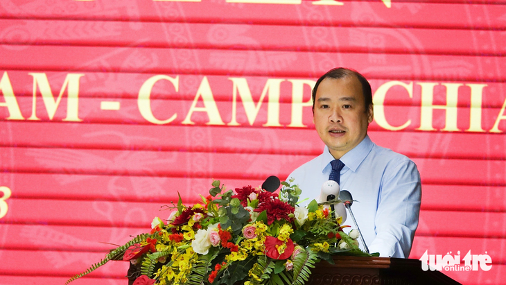 Ông Lê Hải Bình - phó trưởng Ban Tuyên giáo Trung ương - đề nghị đẩy mạnh các hoạt động tuyên truyền đối ngoại để gìn giữ phát triển mối quan hệ hữu nghị giữa Việt Nam - Campuchia - Ảnh: CHÍ CÔNG