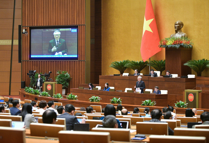 Chánh án Nguyễn Hòa Bình giải trình, tiếp thu các ý kiến của đại biểu Quốc hội - Ảnh: GIA HÂN