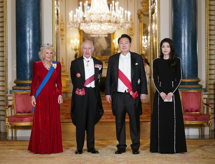 Hoàng hậu Camilla, Vua Charles bên cạnh Tổng thống Yoon Suk Yeol và phu nhân Kim Kun Hee