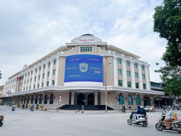 Trung tâm thương mại Tràng Tiền, nơi chuyên kinh doanh hàng xa xỉ tại Hà Nội - Ảnh: T.T.