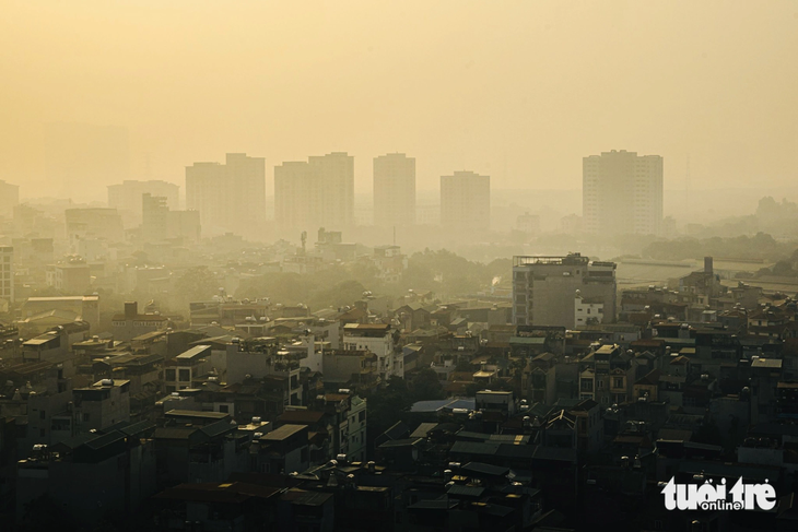 Nhiều khu vực ở trung tâm Hà Nội có chất lượng không khí xấu (ảnh chụp tại quận Hai Bà Trưng) - Ảnh: DANH KHANG