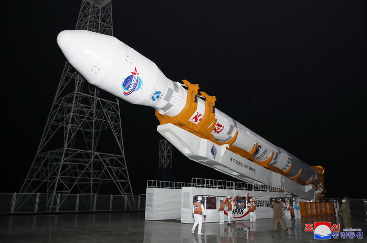 Triều Tiên tuyên bố đã thực hiện thành công vụ phóng vệ tinh trinh sát - Ảnh: KCNA