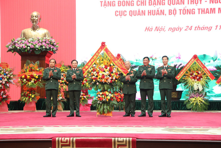 Bộ Tổng tham mưu Quân đội nhân dân Việt Nam tổ chức lễ trao danh hiệu Anh hùng Lực lượng vũ trang nhân dân tặng Trung tướng Đặng Quân Thụy - Ảnh: THÙY LINH