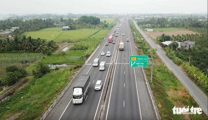 Lấy ý kiến 3 địa phương về mở rộng cao tốc TP.HCM - Trung Lương - Mỹ Thuận lên 6-8 làn xe - Ảnh 1.