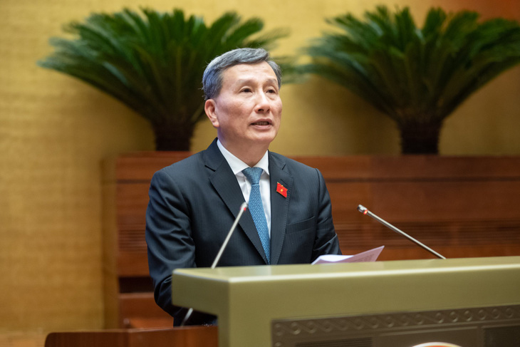Chủ nhiệm Ủy ban Khoa học, Công nghệ và Môi trường của Quốc hội Lê Quang Huy báo cáo tiếp thu, giải trình ý kiến của đại biểu về dự thảo luật - Ảnh: GIA HÂN