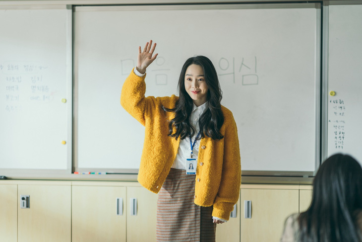 Shin Hye Sun tưng tửng, ngổ ngáo trong Cô giáo em là số 1 - Ảnh: Soompi