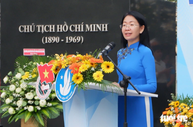 Bí thư Thành Đoàn TP.HCM Phan Thị Thanh Phương phát biểu chúc mừng các điển hình được vinh danh - Ảnh: K.ANH