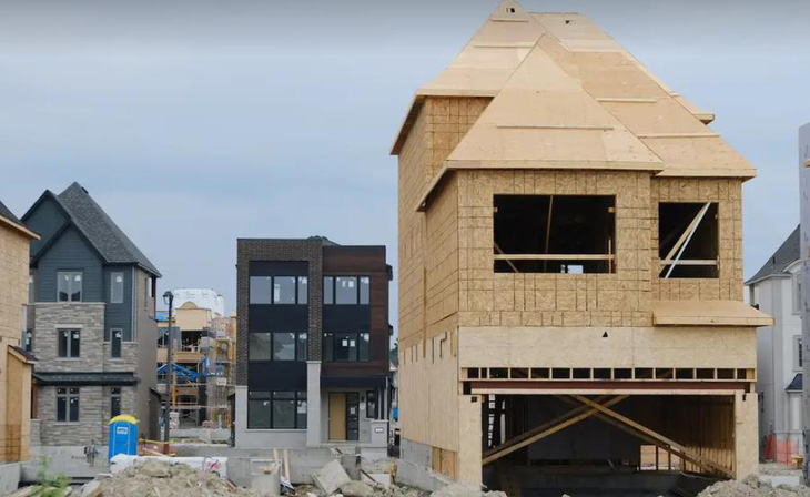 Xây dựng những ngôi nhà phố mới ở Markham, Ontario -  Ảnh: BUSINESS INSIDER