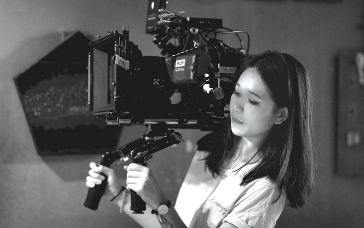 Nữ quay phim đầu tiên đoạt giải xuất sắc của lịch sử điện ảnh Việt: Cực khổ, vất vả và đáng quý