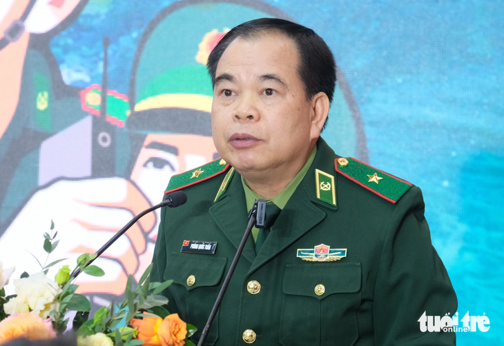 Thiếu tướng Phùng Quốc Tuấn - phó chính ủy Bộ đội biên phòng - chia sẻ tại lễ phát động cuộc thi - Ảnh: HÀ THANH