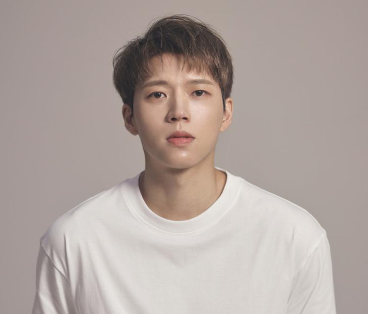 Woohyun đang đối mặt với căn bệnh hiểm nghèo, ảnh hưởng đến sự nghiệp âm nhạc của anh - Ảnh: The Korea Times