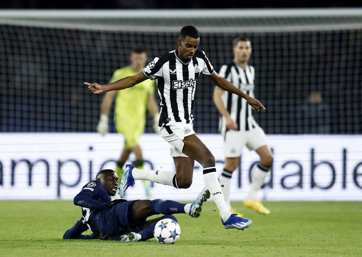 Bị gỡ hòa phút cuối, Newcastle mất quyền tự quyết tại Champions League - Ảnh: REUTERS