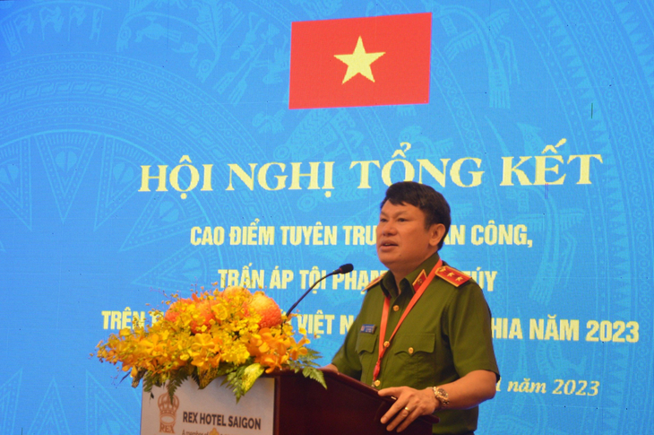 Trung tướng Nguyễn Văn Viện, cục trưởng Cục C04 - trưởng đoàn Việt Nam, phát biểu tại hội nghị 