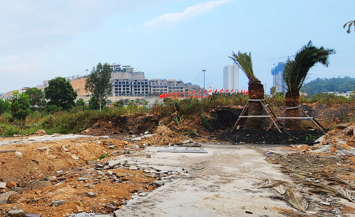 Khu vực ô đất tại khu đô thị Cái Dăm, phường Bãi Cháy từng được tập kết khối lượng lớn đất đá không hóa đơn chứng từ trong giai đoạn 2021 - 2022 - Ảnh: TIẾN THẮNG