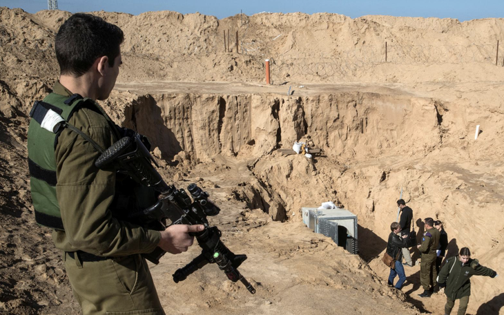 Công binh Israel dùng robot và thuốc nổ, quyết ép Hamas ‘chết trong đường hầm’
