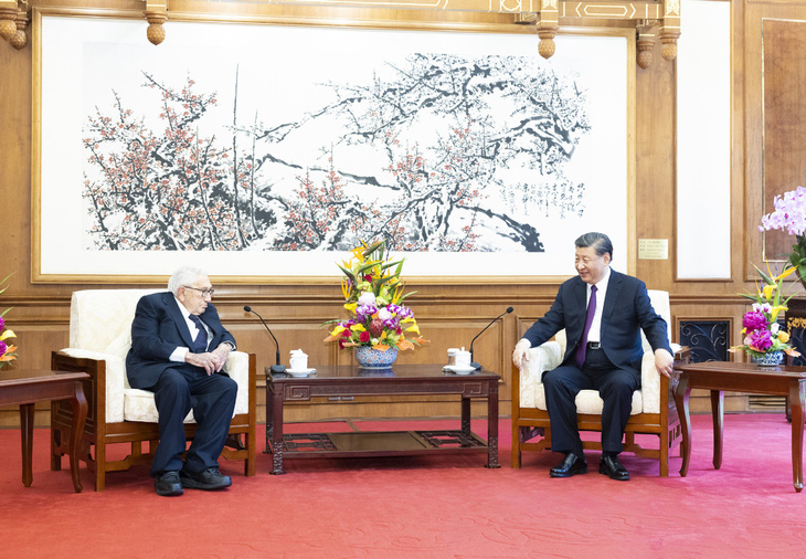Chủ tịch Trung Quốc Tập Cận Bình gặp ông Henry Kissinger tại Bắc Kinh ngày 20-7 - Ảnh: TÂN HOA XÃ