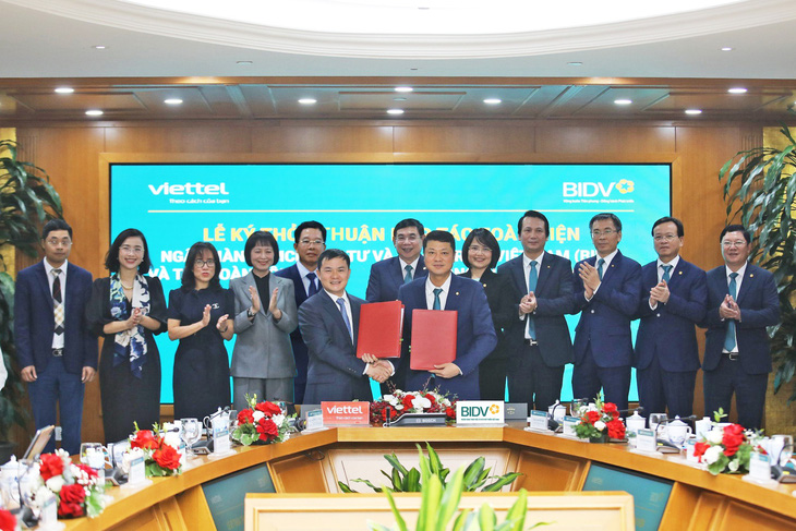 Lãnh đạo Tập đoàn Viettel và ngân hàng BIDV ký kết thỏa thuận hợp tác toàn diện giai đoạn 2024-2028 - Ảnh: BIDV