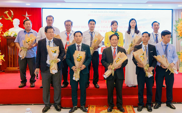 Ra mắt ban chấp hành Hiệp hội Du lịch tỉnh Bình Phước, nhiệm kỳ 2023 - 2028 - Ảnh: AN BÌNH