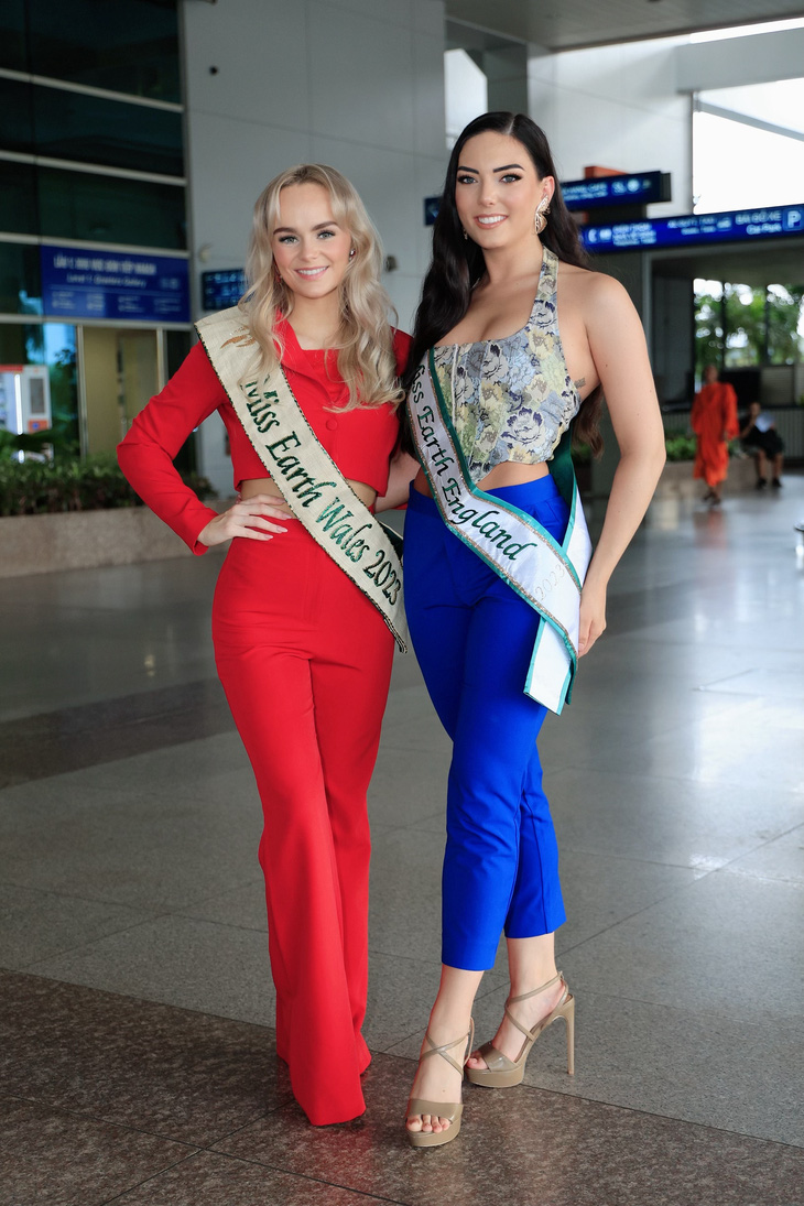 Dàn thí sinh Miss Earth 2023 diện áo dài khi đến Việt Nam- Ảnh 13.