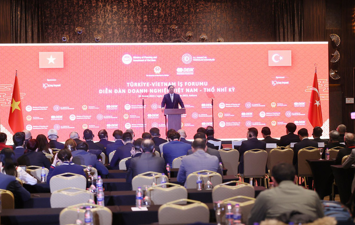 Thủ tướng phát biểu tại Diễn đàn doanh nghiệp Việt Nam - Thổ Nhĩ Kỳ - Ảnh: D.GIAN