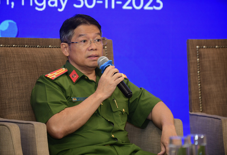 Thượng tá Lê Duy Sâm - phó Phòng cảnh sát hình sự Công an TP.HCM - cho rằng cần nâng cao chế tài với các hoạt động tín dụng đen - Ảnh: QUANG ĐỊNH