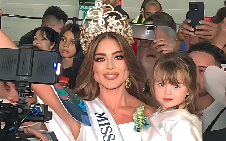 Miss Universe Colombia được chồng con ra sân bay tiễn đi thi