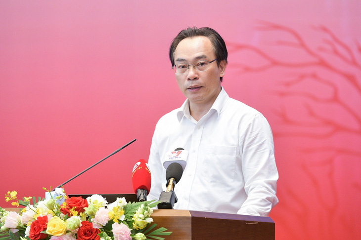 Ông Hoàng Minh Sơn - thứ trưởng Bộ Giáo dục và Đào tạo - phát biểu tại hội nghị