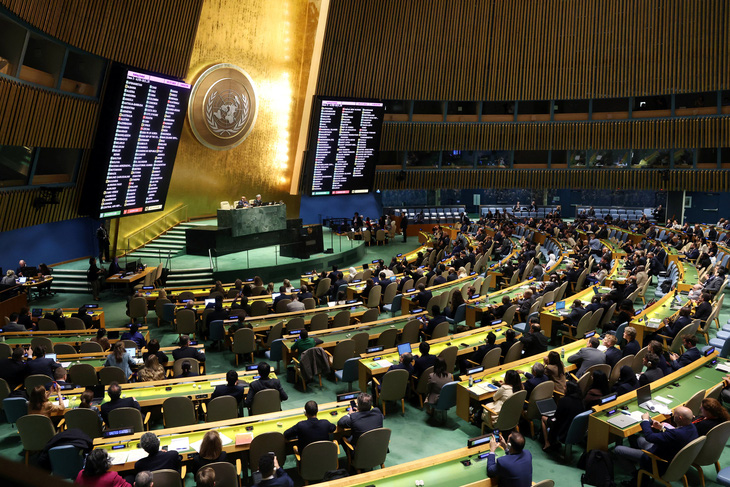 Phiên bỏ phiếu của Đại hội đồng Liên Hiệp Quốc về nghị quyết liên quan đến xung đột Israel - Hamas, ở New York, Mỹ, ngày 27-10 - Ảnh: REUTERS
