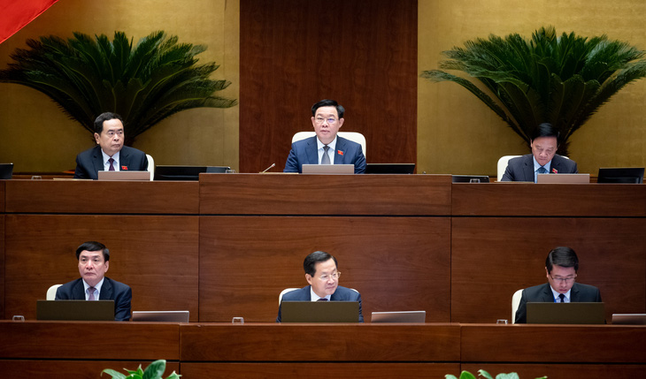 Chủ tịch Quốc hội Vương Đình Huệ cho rằng qua rà soát văn bản pháp luật không có vướng mắc liên quan tới hướng dẫn về triển khai Luật Đầu tư công - Ảnh: GIA HÂN