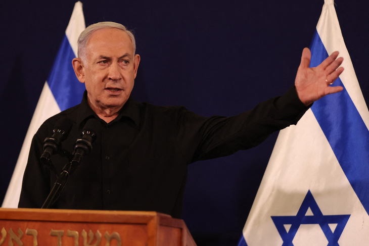 Thủ tướng Israel Benjamin Netanyahu phát biểu tại căn cứ quân sự Kirya hôm 28-10 - Ảnh: AFP