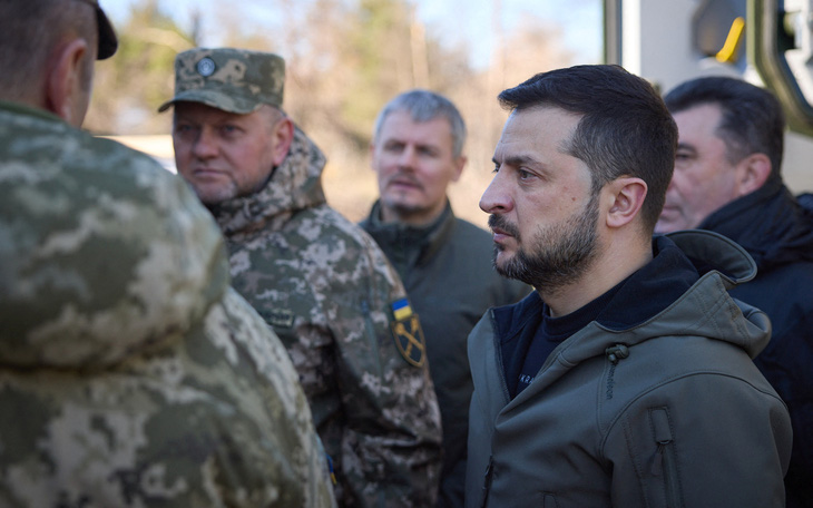 Tổng tư lệnh Ukraine tiết lộ thế khó của Kiev?