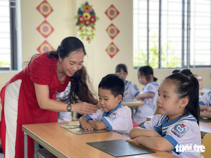 Học sinh ở Hà Tĩnh tham gia một buổi học trên lớp - Ảnh: LÊ MINH