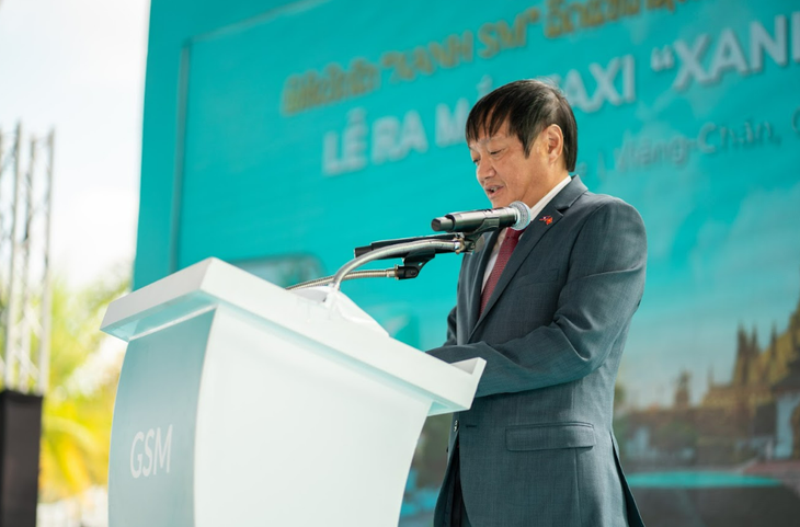 Ông Nguyễn Bá Hùng, Đại sứ Việt Nam tại Lào, phát biểu tại sự kiện ra mắt Xanh SM - Ảnh: Đ.H