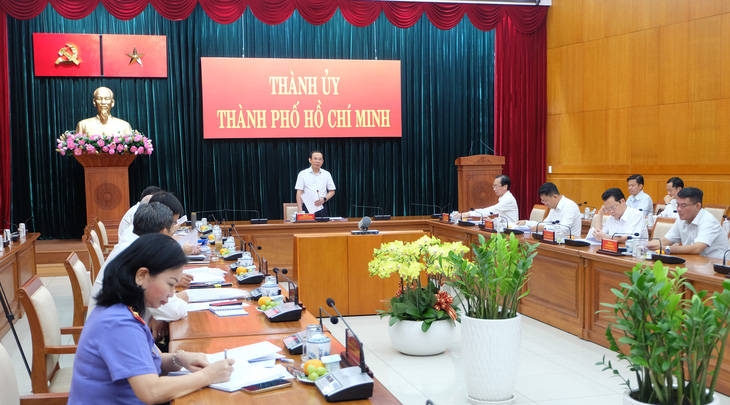 Bí thư Nguyễn Văn Nên phát biểu tại phiên họp Ban chỉ đạo phòng, chống tham nhũng, tiêu cực TP.HCM sáng 9-11 - Ảnh: TIẾN LONG