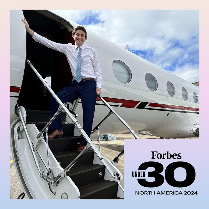 Cộng đồng mạng để lại phản hồi trên tài khoản X của Jack Sweeney chúc mừng anh lọt vào danh sách 30 Under 30 của Forbes - Ảnh: Jack Sweeney/X