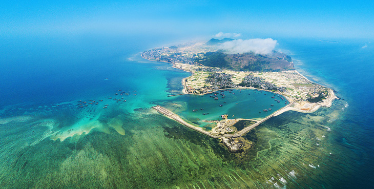 Đảo Lý Sơn là thiên đường du lịch biển, đang được Chính phủ quy hoạch thành đô thị, du lịch bền vững an ninh quốc phòng, phát triển kinh tế - xã hội - Ảnh: BÙI THANH TRUNG