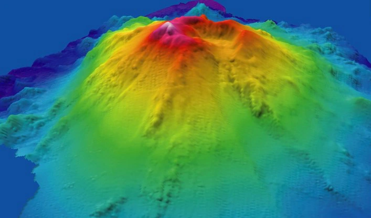 Núi lửa ngầm Minami Kasuga 2, một phần của vòng cung Izu-Bonin-Mariana trải dài qua Thái Bình Dương từ Nhật Bản đến Guam, là một trong hàng nghìn núi ngầm nằm rải rác dưới đáy biển - Ảnh: NOAA