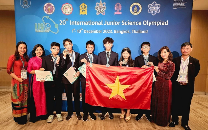 Sáu học sinh Hà Nội giành huy chương Olympic Khoa học trẻ quốc tế