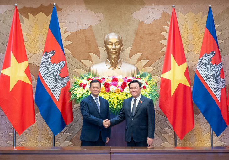 Chủ tịch Quốc hội Vương Đình Huệ tiếp Thủ tướng Vương quốc Campuchia Hun Manet - Ảnh: quochoi.vn