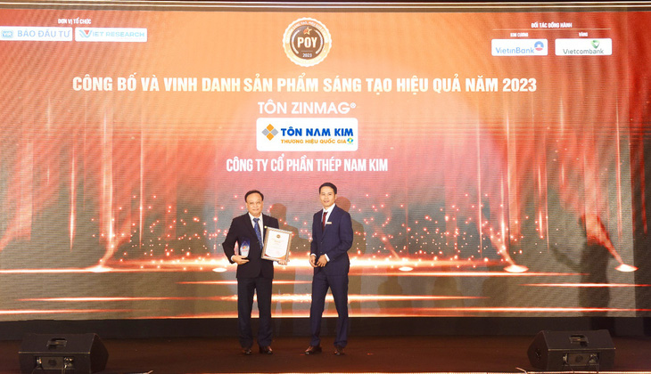 Tôn Nam Kim nhận giải thưởng Sản phẩm, Dịch vụ sáng tạo, hiệu quả năm 2023- Ảnh 1.