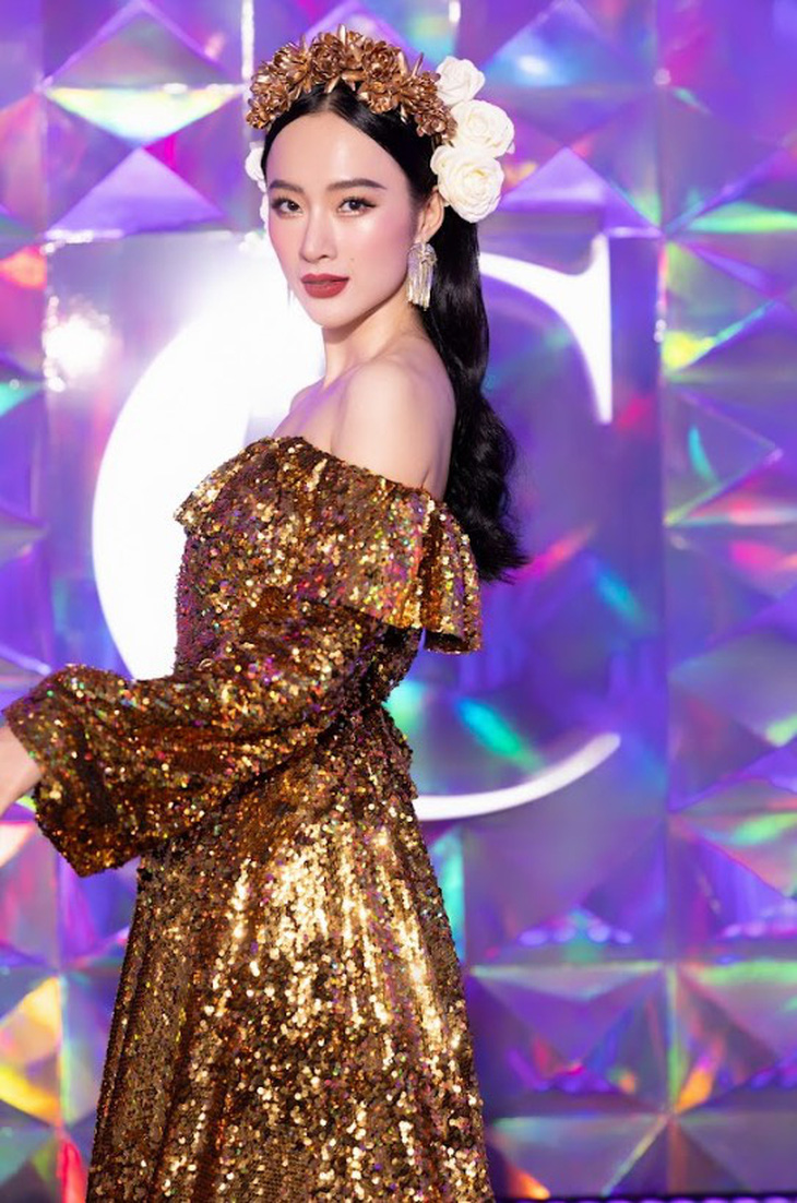 Diễn viên Angela Phương Trinh gây chú ý với tạo hình nữ thần ánh sáng, nhan sắc ngày càng rực rỡ, đằm thắm.