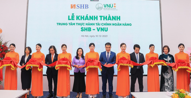 ‘Trung tâm thực hành Tài chính Ngân hàng SHB - VNU' do Ngân hàng SHB tài trợ vừa chính thức được khánh thành - Ảnh: SHB