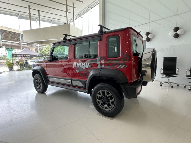 Suzuki Jimny có phiên bản giá rẻ: Ít tiền, lại cá tính hơn- Ảnh 6.