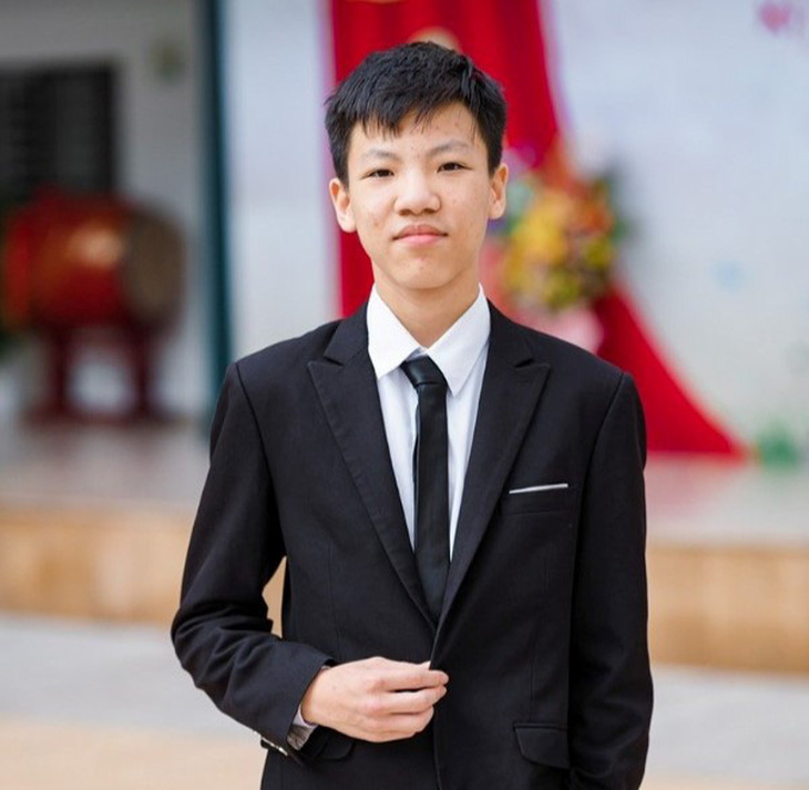 Khả năng học vượt trội giúp Hoàng Phạm Minh Khánh giành huy chương bạc cuộc thi Olympic Khoa học trẻ quốc tế (IJSO) 2023 - thành tích cao nhất của đội tuyển Việt Nam