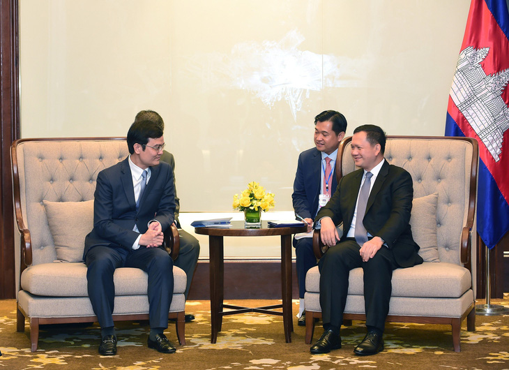 Thủ tướng Campuchia Hun Manet gặp Bí thư thứ nhất Trung ương Đoàn Bùi Quang Huy - Ảnh: TƯỜNG KHA