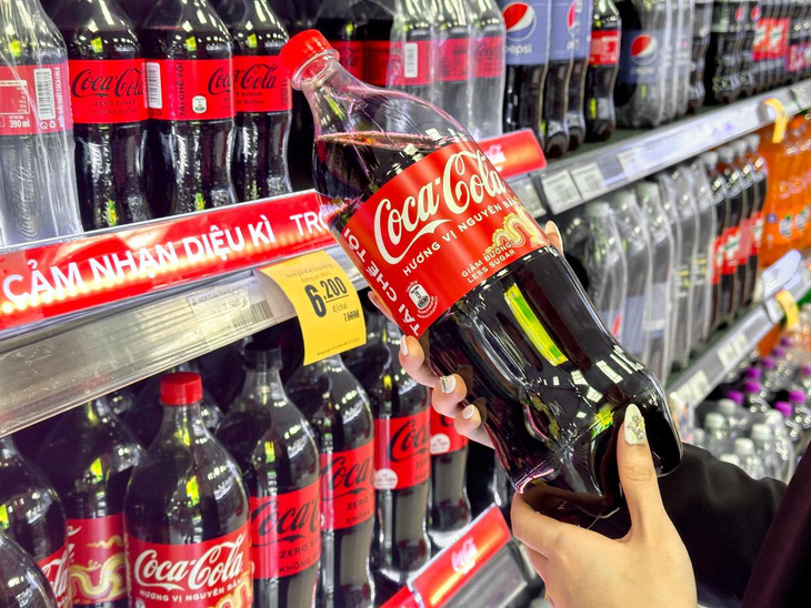 Muôn kiểu sắc thái cảm nhận về bao bì Tết 2024 của Coca-Cola- Ảnh 2.