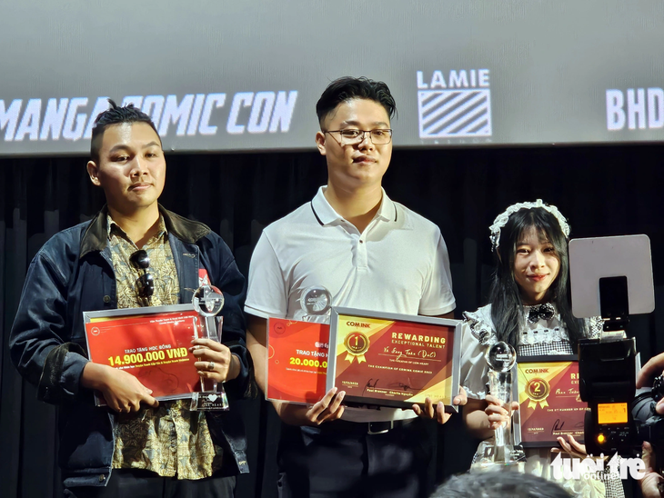 Các tác giả đoạt giải cao tại cuộc thi COMINK - Ảnh: MI LY