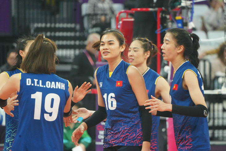 Các nữ VĐV bóng chuyền nữ Việt Nam đã thi đấu kiên cường trước đối thủ mạnh - Ảnh: BCVN