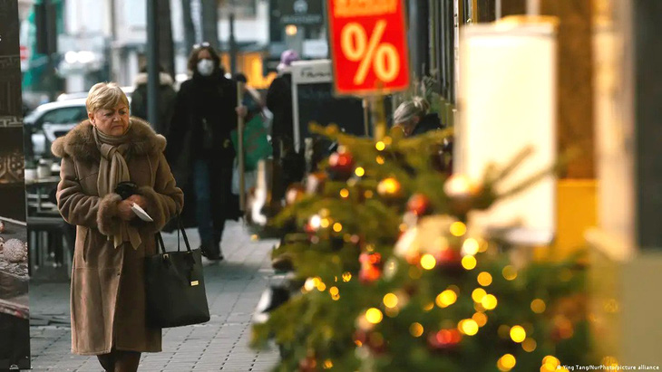 Các nhà bán lẻ ở Đức bày tỏ thất vọng với doanh số bán hàng ngay trước Giáng sinh - Ảnh: NurPhoto