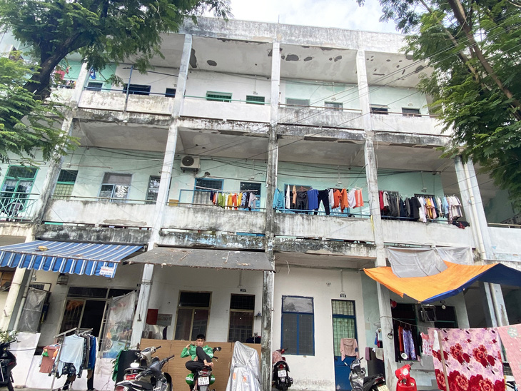 Khu chung cư Thuận Phước xuống cấp - Ảnh: LÊ TRUNG